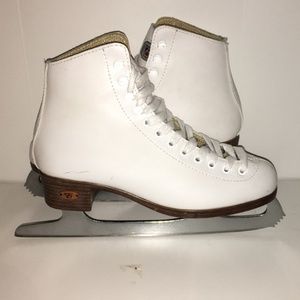 Riedell -110 Women's Ice Skates size 5